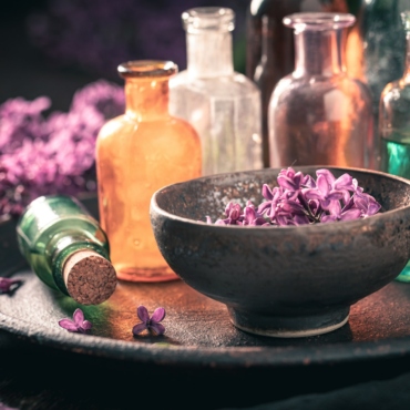 Special treatments with aromatic oils. Lilac aromatic oils.